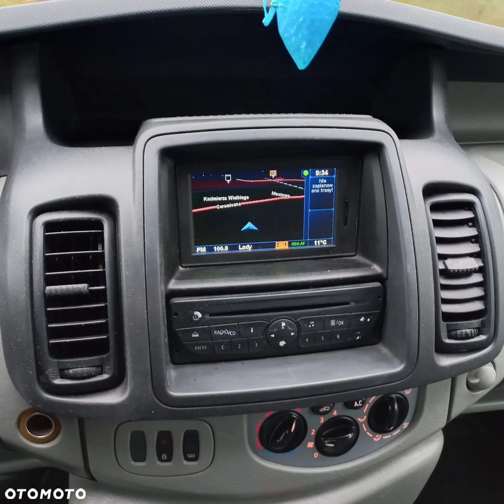 Renault Trafic 2.0 dCi 115 L2H1 - 10