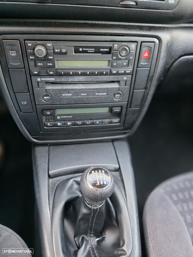 VW Passat Variant 1.9 TDi Confortline - 23