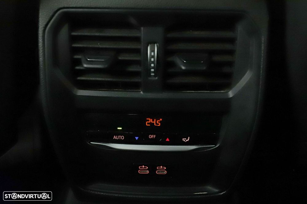 BMW 420 i Pack Desportivo M Auto - 29