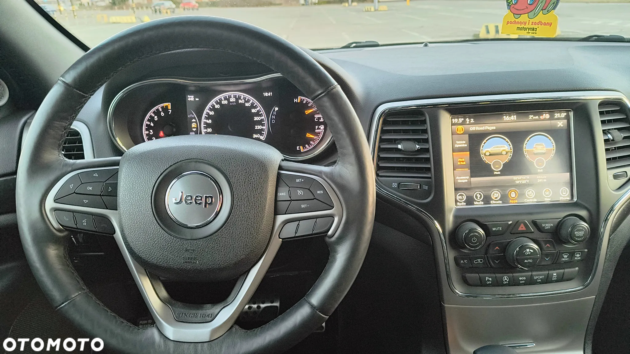 Jeep Grand Cherokee - 14