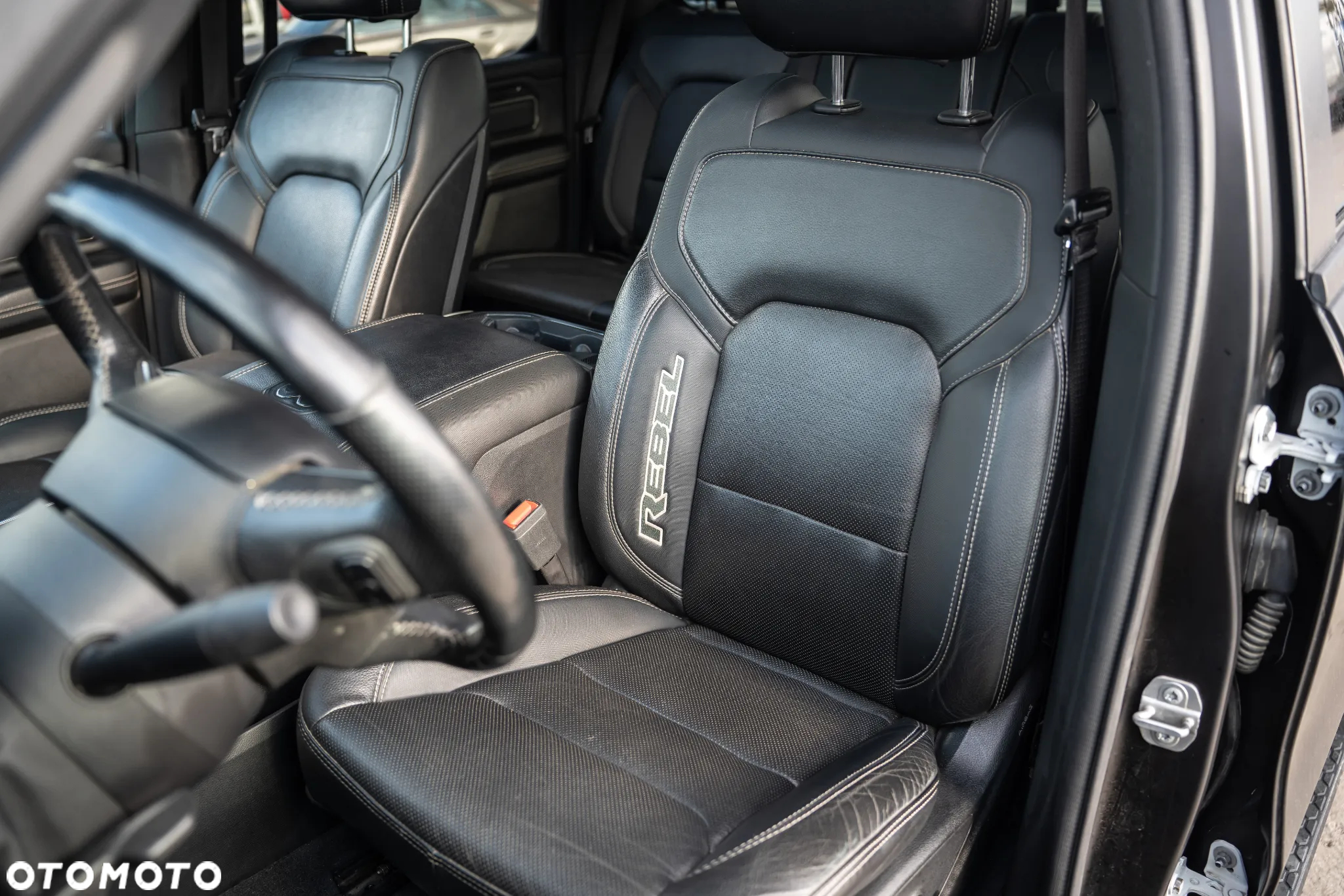 Dodge RAM 1500 5.7 4x4 - 21