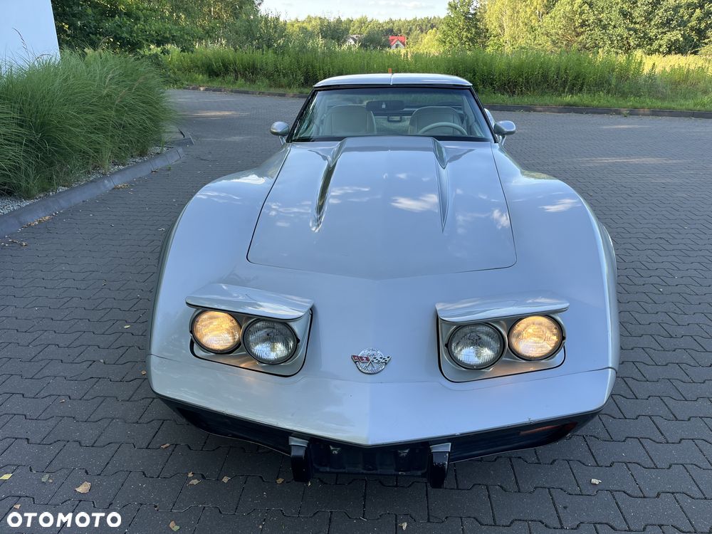Chevrolet Corvette - 15
