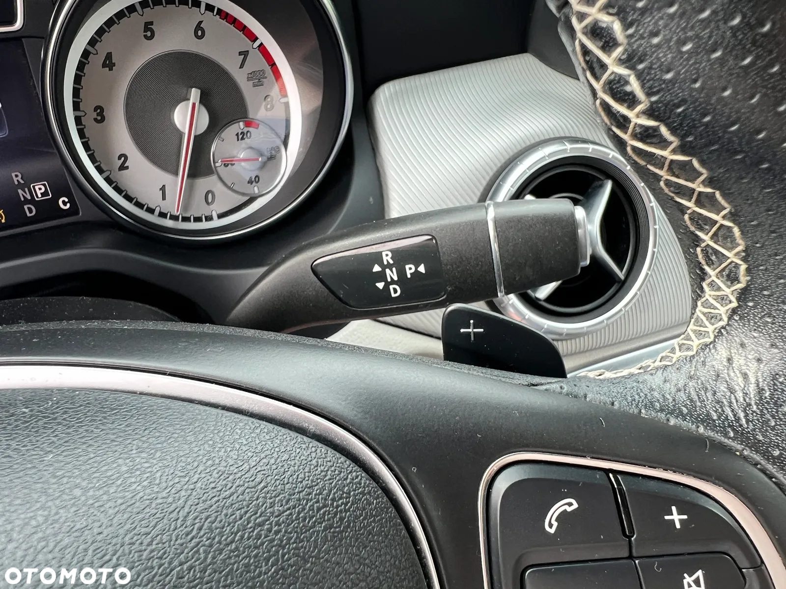 Mercedes-Benz CLA Shooting Brake 180 7G-DCT UrbanStyle Edition - 31