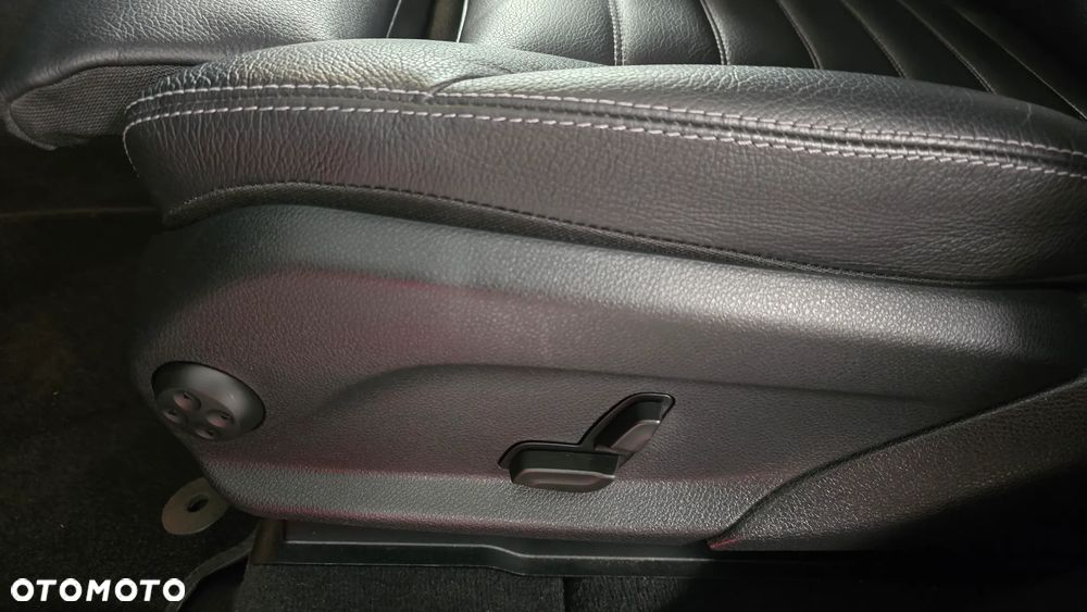 Mercedes-Benz GLC 300 de 4Matic 9G-TRONIC AMG Line Plus - 13