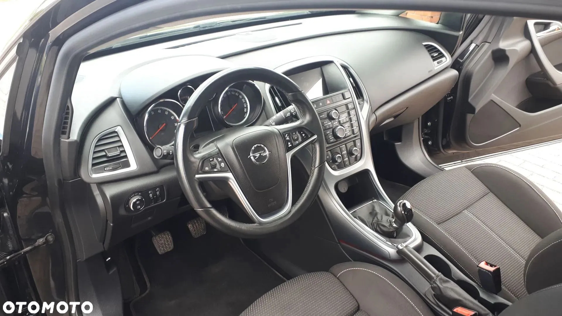 Opel Astra GTC 1.4 Turbo - 12