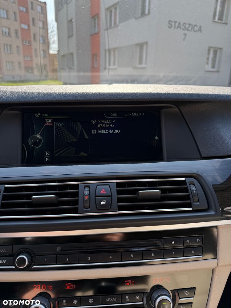 BMW Seria 5 525d xDrive - 9