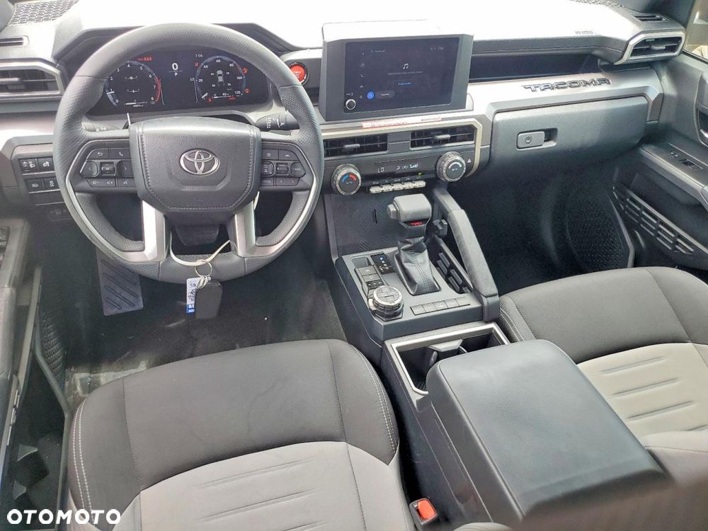 Toyota Tacoma - 7