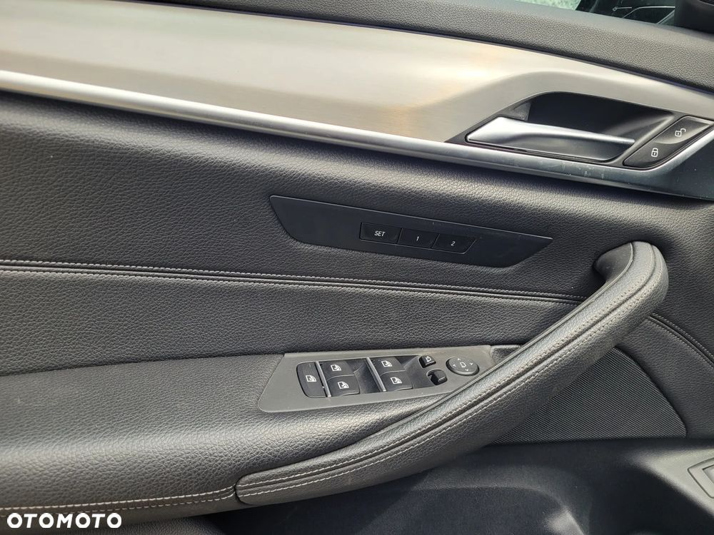 BMW Seria 5 520d xDrive Sport Line - 14