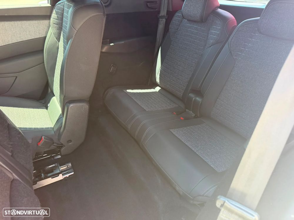 Peugeot 5008 Hybrid 145 e-DSC6 Allure - 37