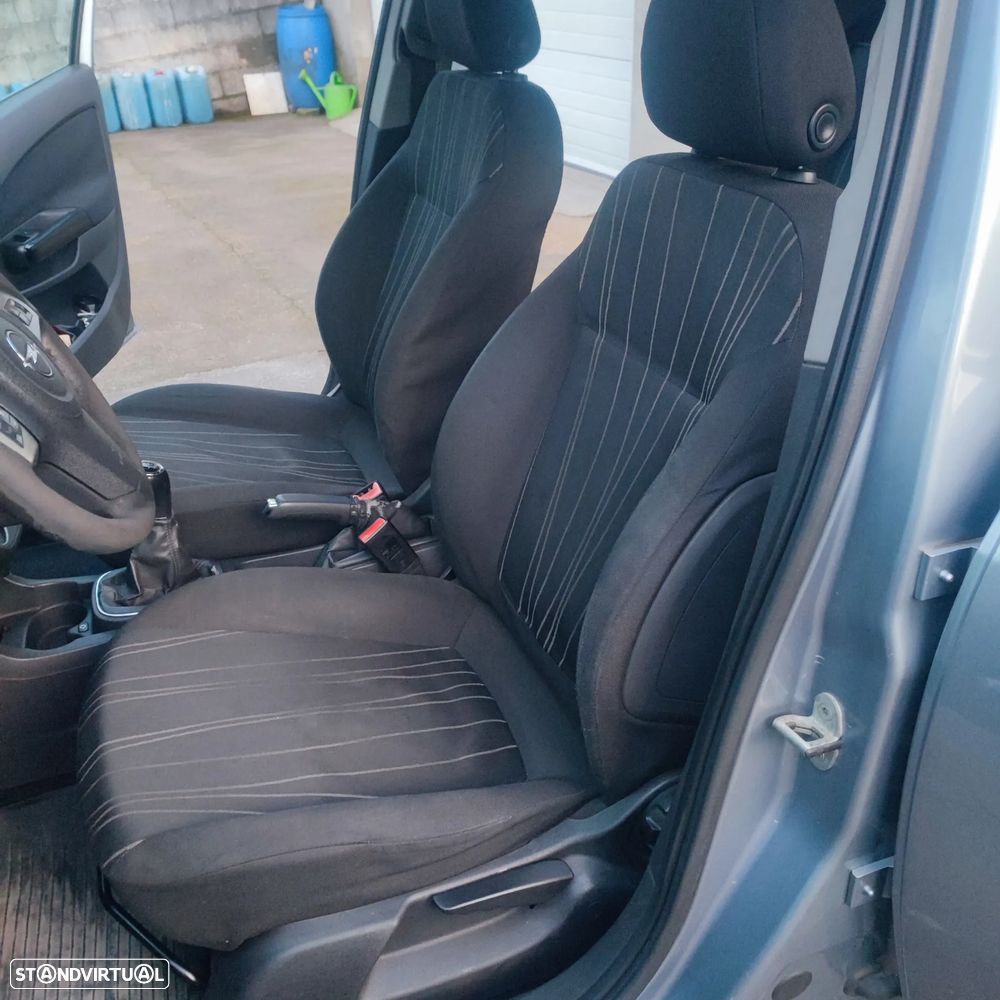 Opel Corsa 1.2 Cosmo - 6