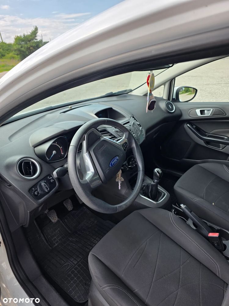 Ford Fiesta - 9
