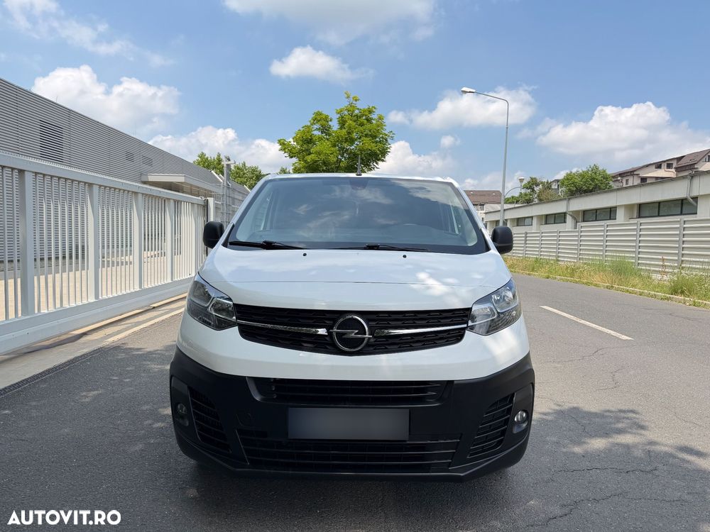 Opel Viavaro - 1