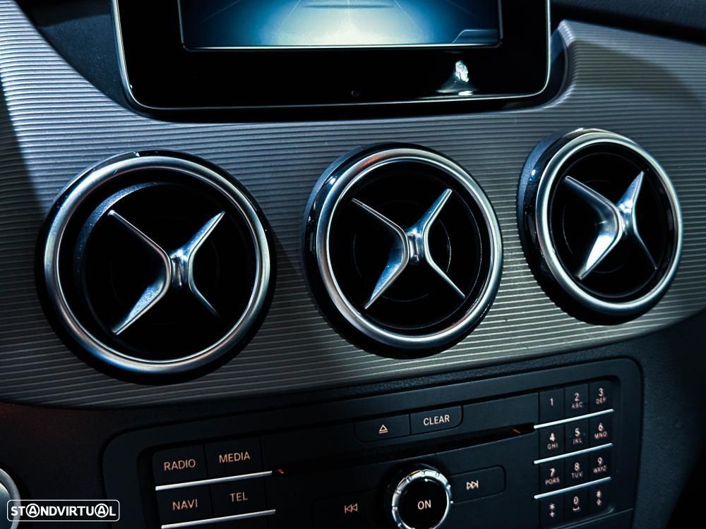 Mercedes-Benz B 180 d Urban - 52