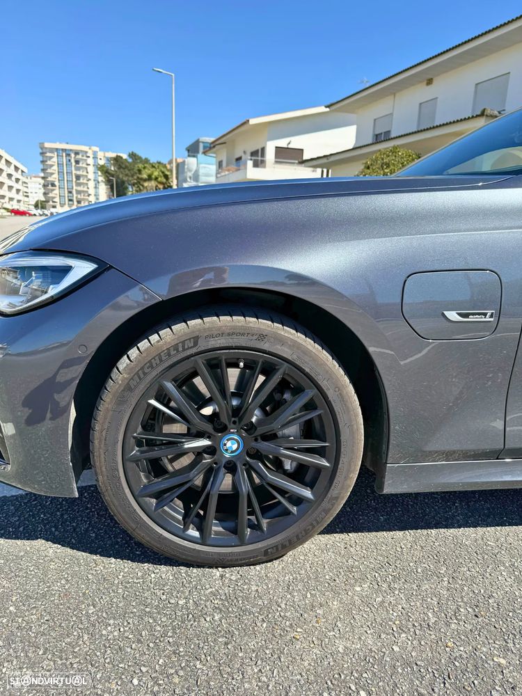 BMW 330 e Touring xDrive Aut. M Sport - 6