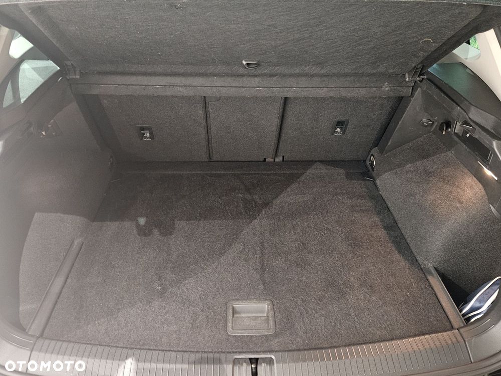 Volkswagen Tiguan - 24