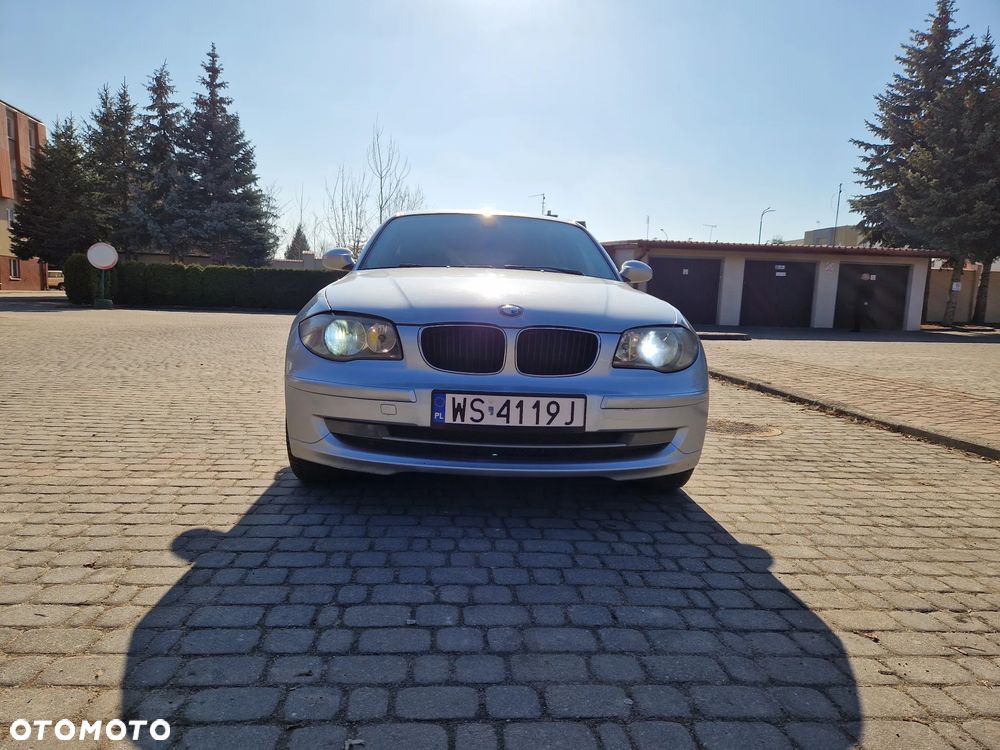 BMW Seria 1 120d DPF Edition Sport - 12