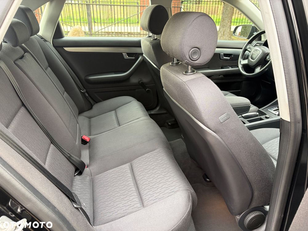 Audi A4 Limousine - 22