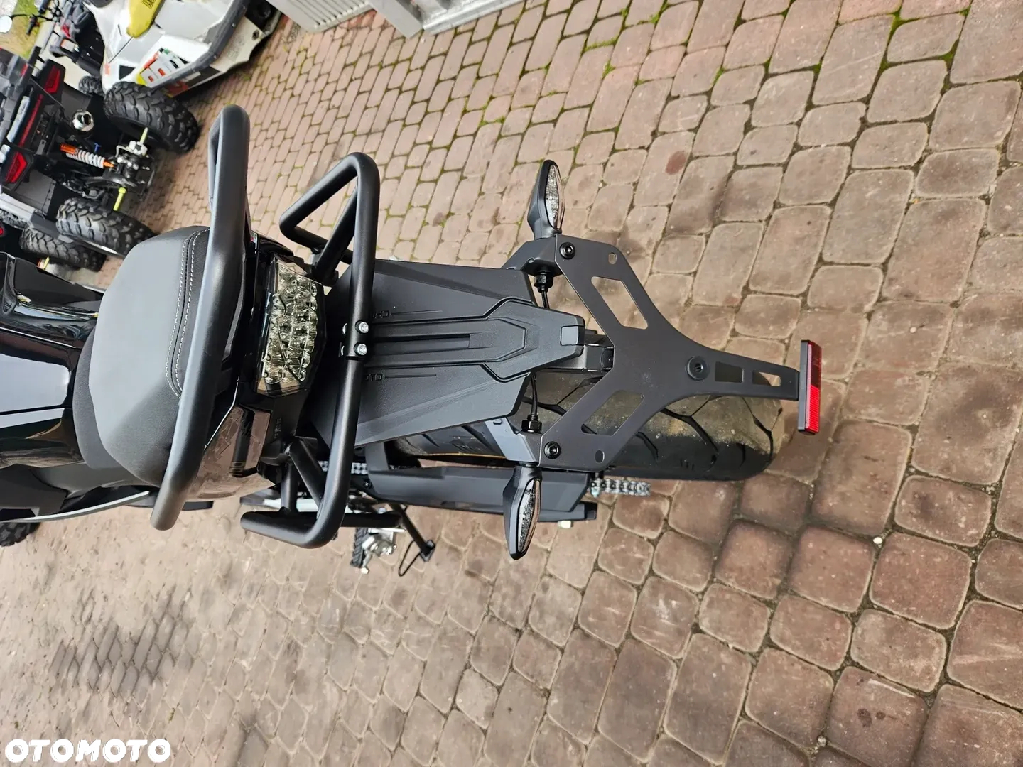 CFMoto MT - 4