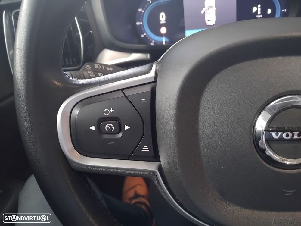 Volvo V60 2.0 B4 Momentum Plus Geartronic - 8