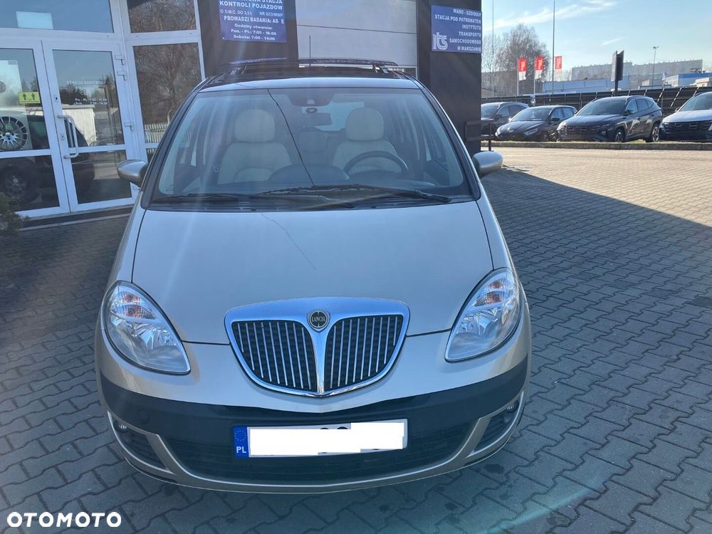 Lancia Musa 1.4 16V Platino - 2