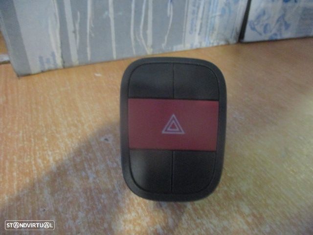 Interruptor B569 PEUGEOT BIPPER (AA) 2008 1.4HDI 68CV 3P BRANCO 4 Piscas PEUGEOT BIPPER 2008 1.4HDI 68CV 4P BRANCO - 1