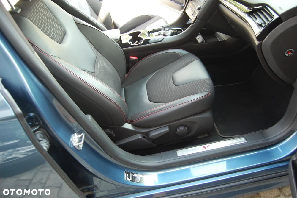 Ford Mondeo 2.0 EcoBlue ST-Line - 28