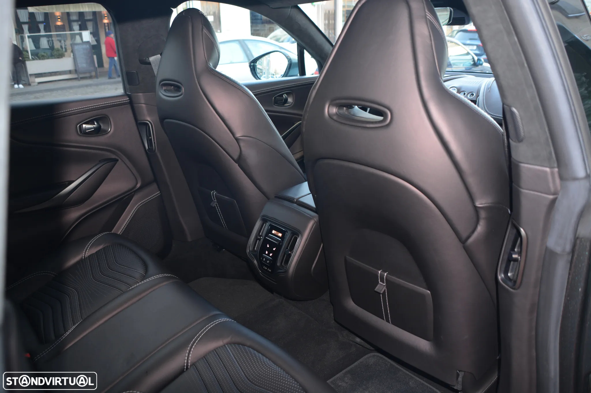 Aston Martin DBX Standard - 57