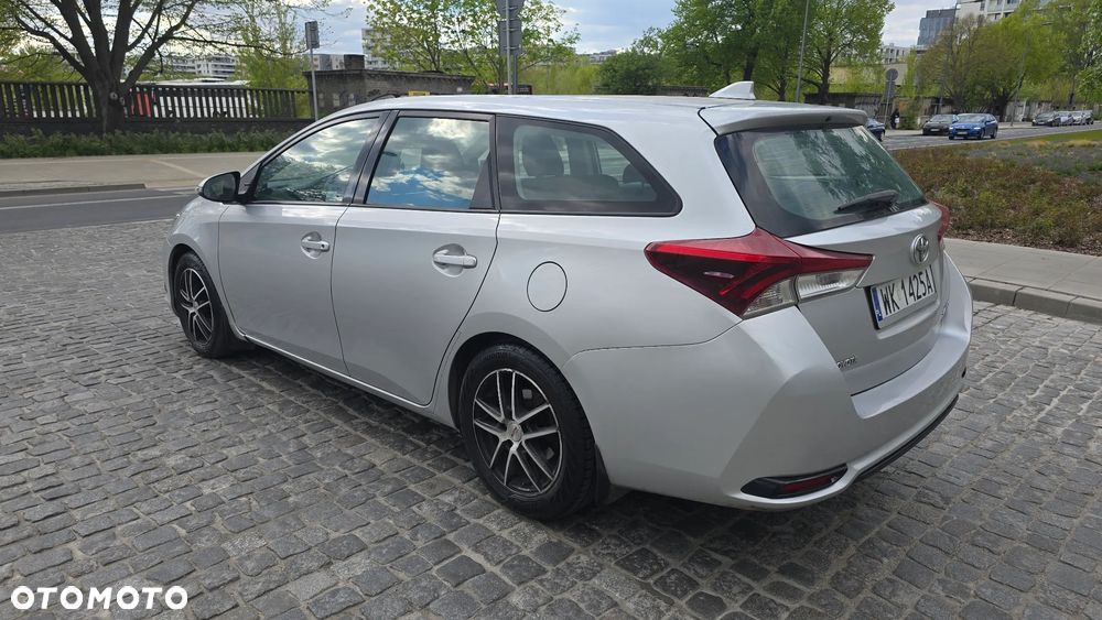 Toyota Auris 1.4 D-4D Active - 8