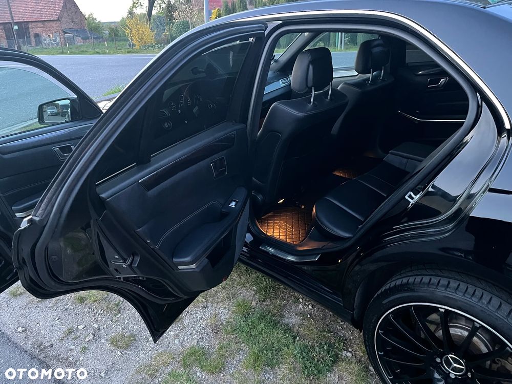 Mercedes-Benz Klasa E 220 BlueTEC 4Matic 7G-TRONIC - 12