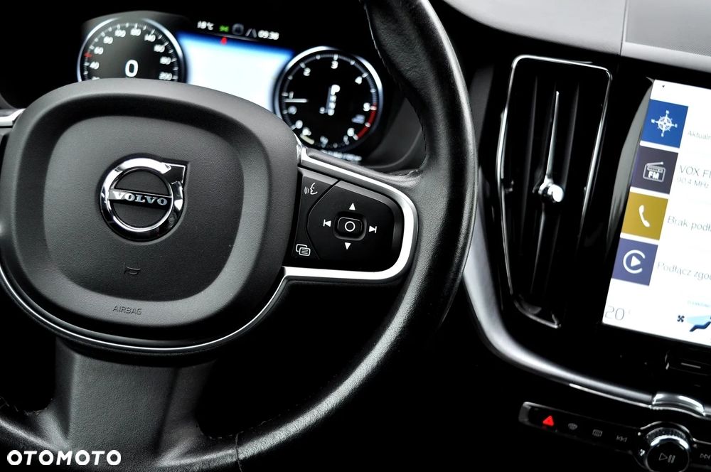 Volvo XC 60 D4 Momentum Pro - 34