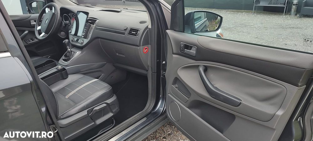 Ford Kuga 2.0 TDCi 2x4 Titanium - 35