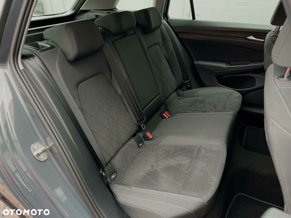 Volkswagen Golf VIII 1.5 TSI EVO Style - 18