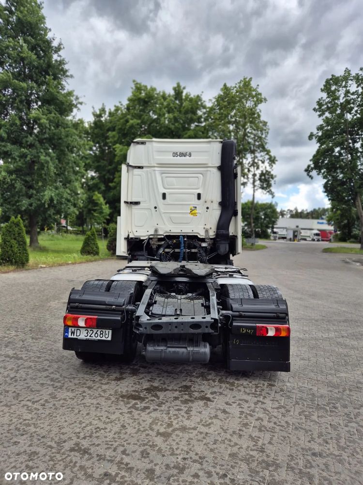 Mercedes-Benz ACTROS - 4
