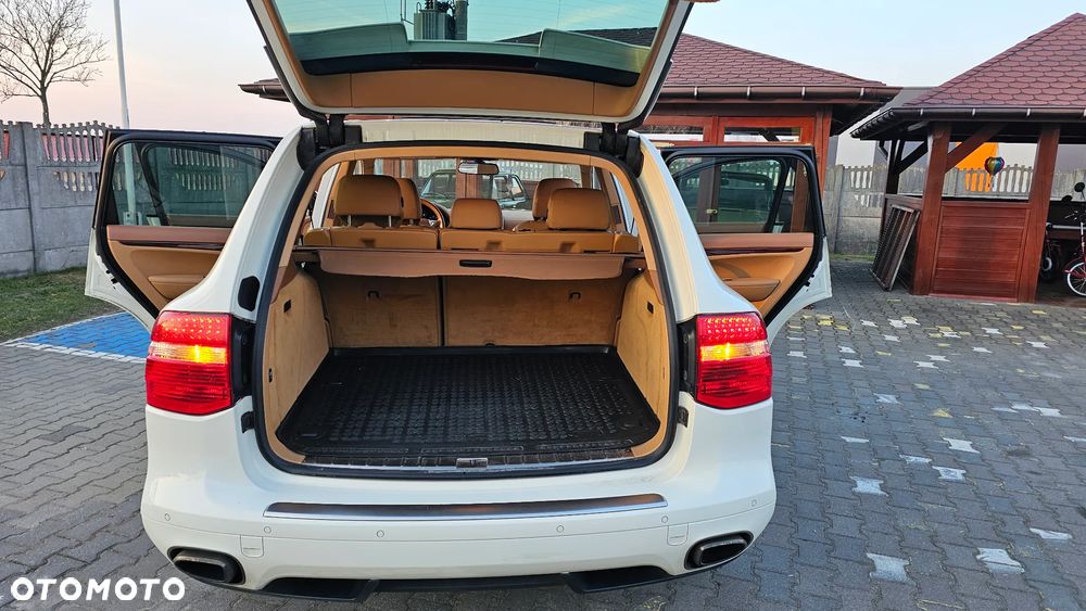 Porsche Cayenne - 20