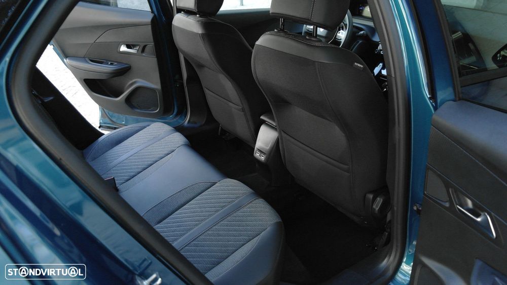 Peugeot e-2008 54 kWh Allure - 10