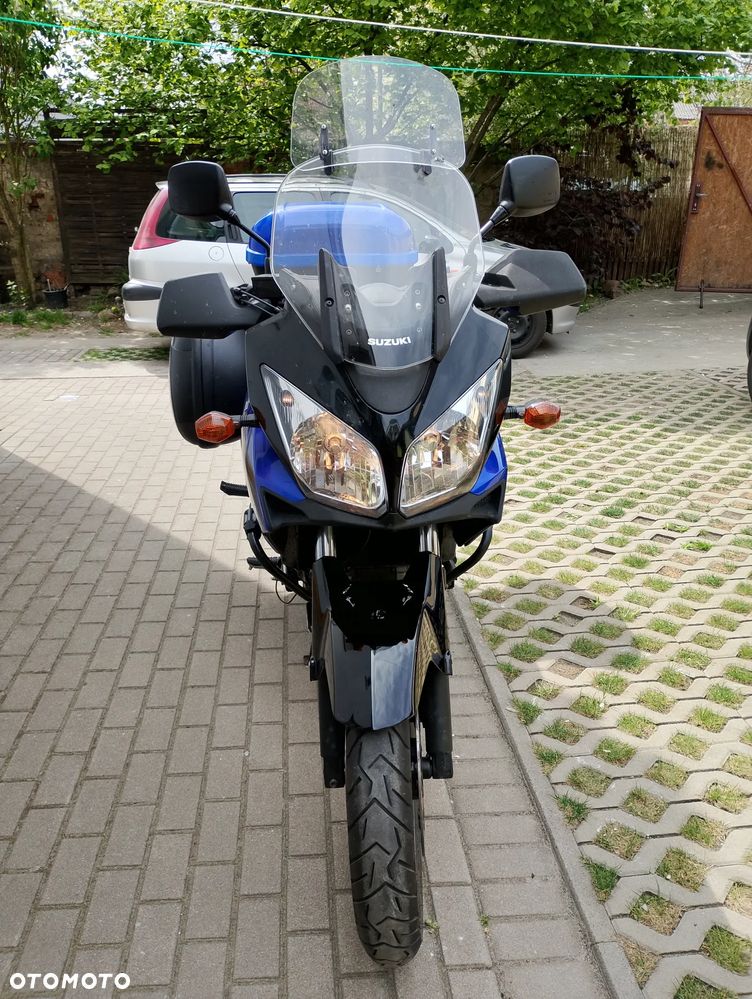 Suzuki V-STROM - 1