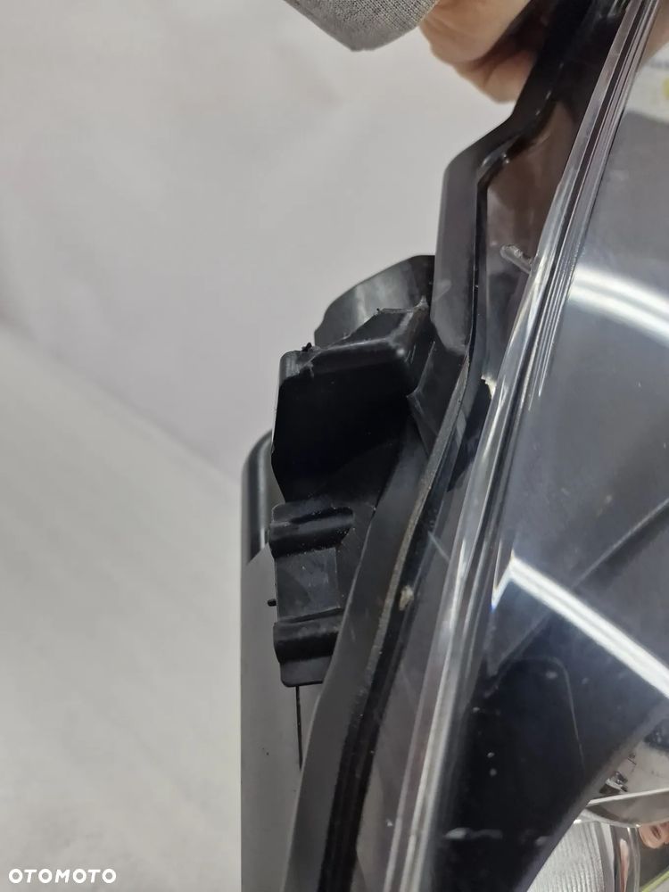 TOYOTA YARIS III 3 LIFT 14- PRAWA LAMPA PRZEDNIA PRZÓD SOCZEWKA , NR KOITO 0D-160 , NR AUKCJI LA276 - 15