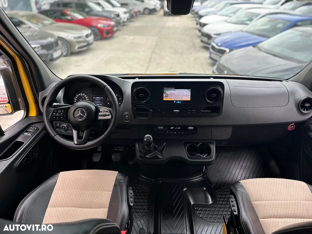 Mercedes-Benz Sprinter - 14