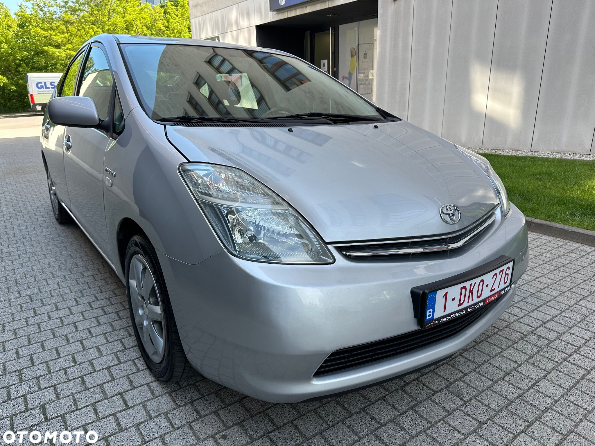 Toyota Prius (Hybrid) - 5