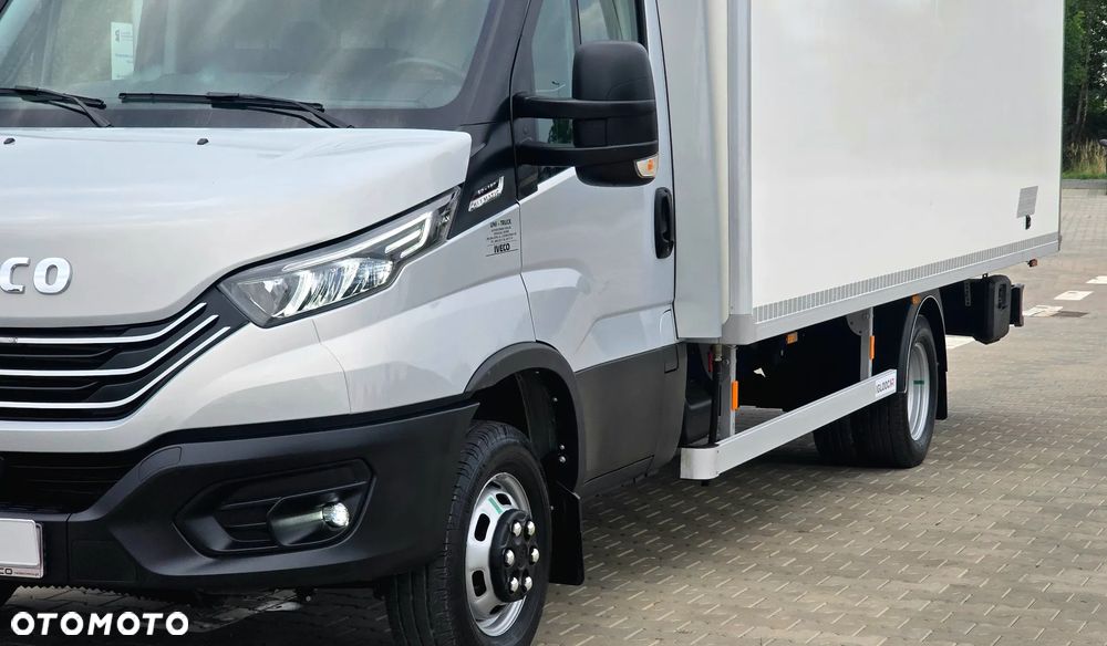 Iveco ❗️❗️DAILY 3.0 180KM 50C18 ❗️❗️ZABUDOWA IGLOOCAR 10 PALET / MROŹNIA -32 +32 / AGREGAT THERMOKING V300 MAX / AUTOMAT HI-MATIC / LAKIER METALIC / NAWIGACJA / TEMPOMAT ADAPTACYJNY / PODUSZKI PNEUMATYCZNE / GRUBA ŚCIANKA / WERSJA WZMOCNIONA / SALON POLSKA / FULL LED / MAKSYMALNA DOSTĘPNA OPCJA WYPOSAŻENIA❗❗ STAN - JAK NOWY ❗️ - 19