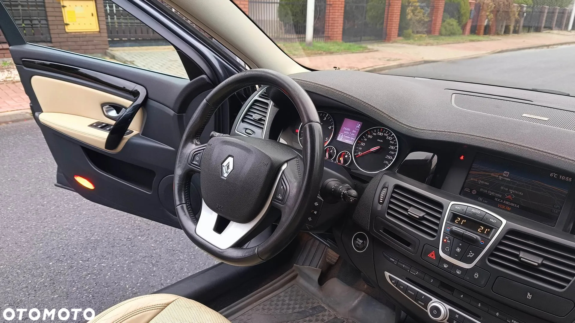 Renault Laguna 2.0 dCi FAP Initiale - 25