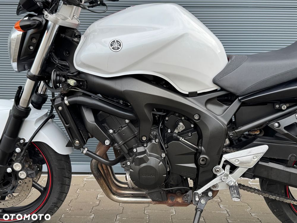 Yamaha FZ6 - 16