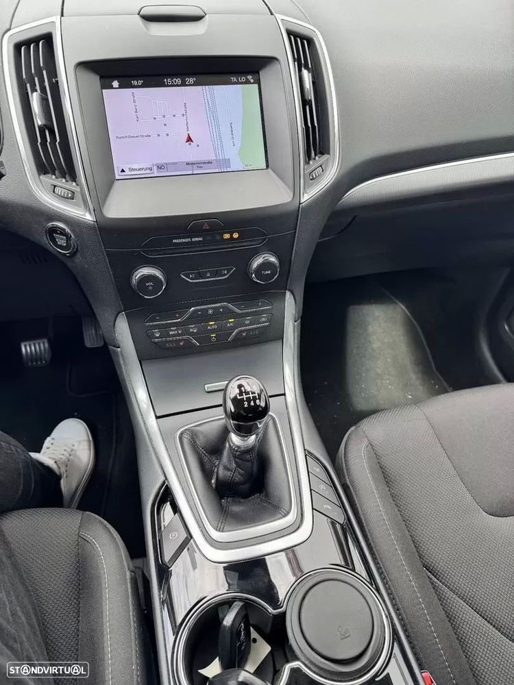 Ford S-Max 1.5 Eco Boost Start-Stopp TITANIUM - 6