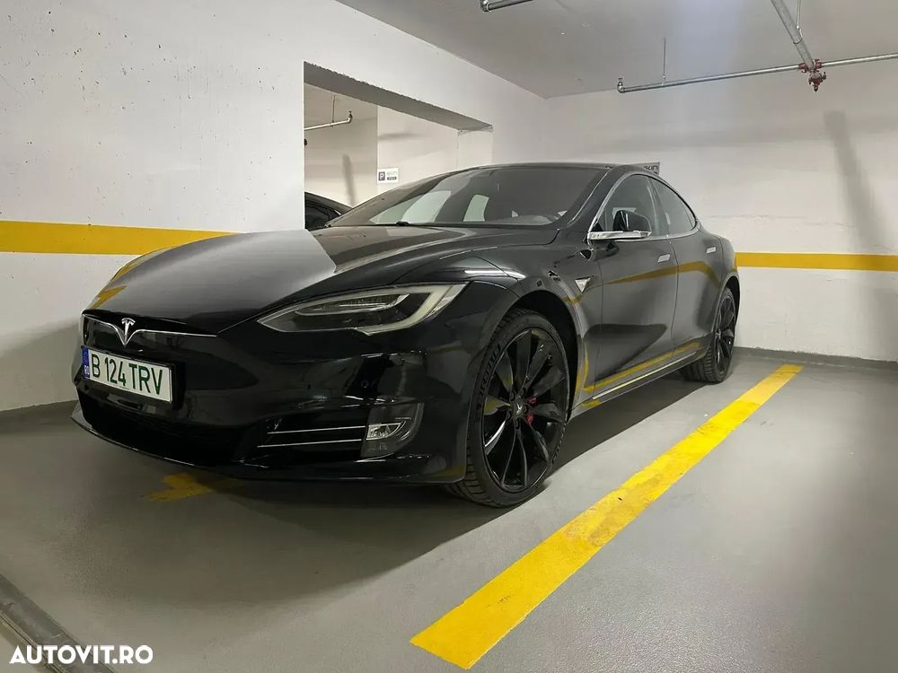 Tesla Model S - 1