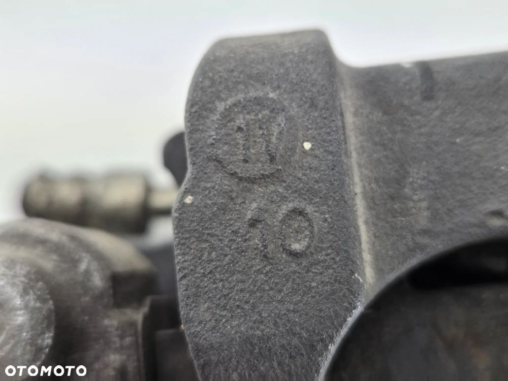 SUZUKI GW 250 INAZUMA ZACISK HAMULCA TYŁ - 12
