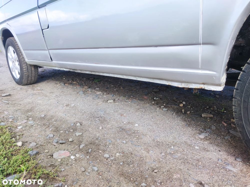 Volkswagen Multivan Standard - 24