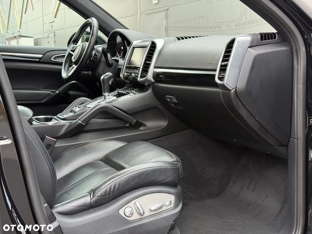 Porsche Cayenne - 12