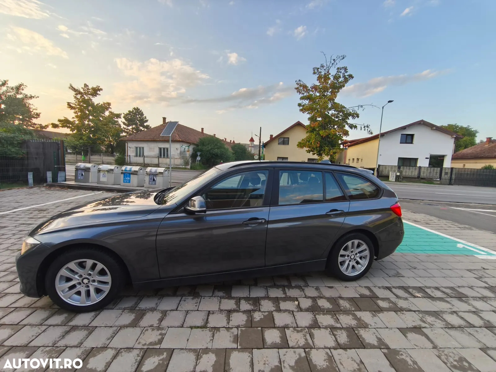 BMW Seria 3 318d Touring - 3