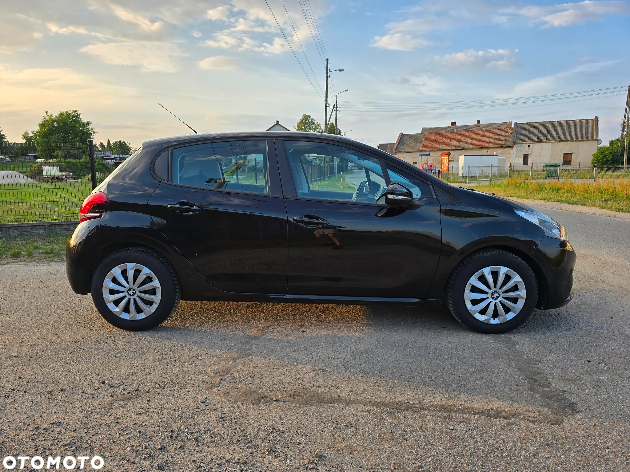 Peugeot 208 1.2 PureTech Active - 4