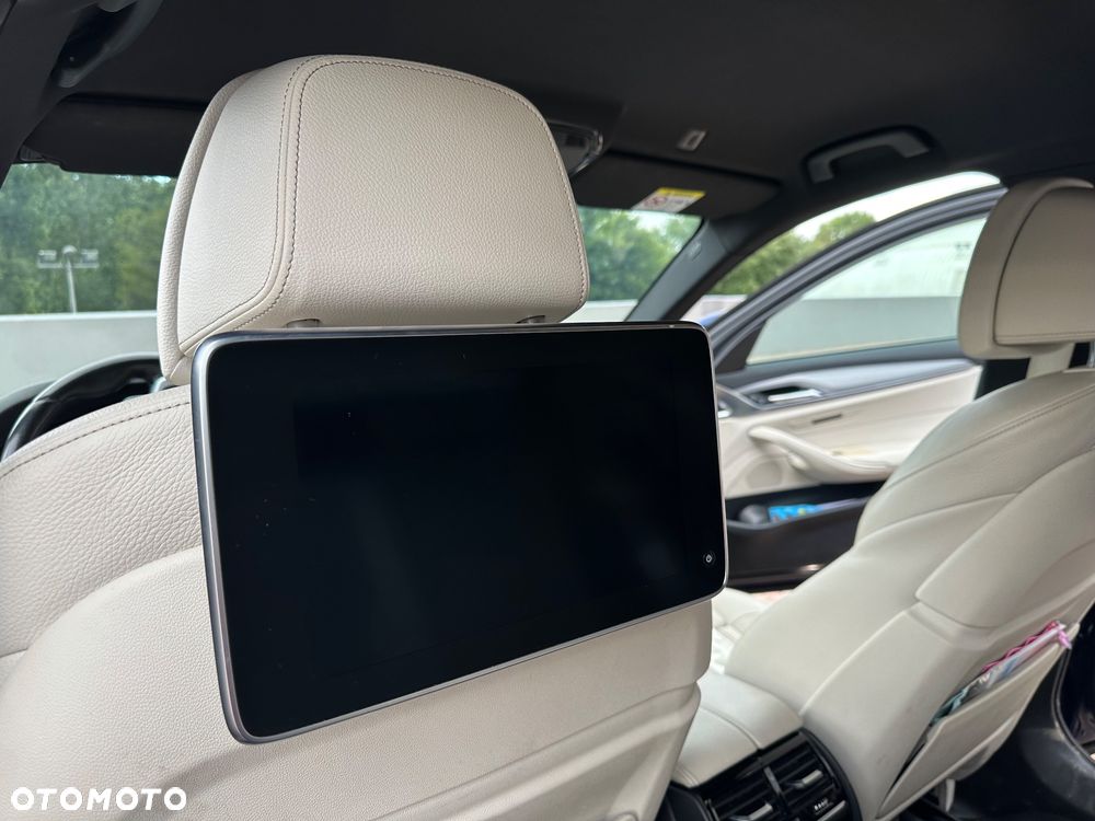BMW Seria 5 520d M Sport - 2